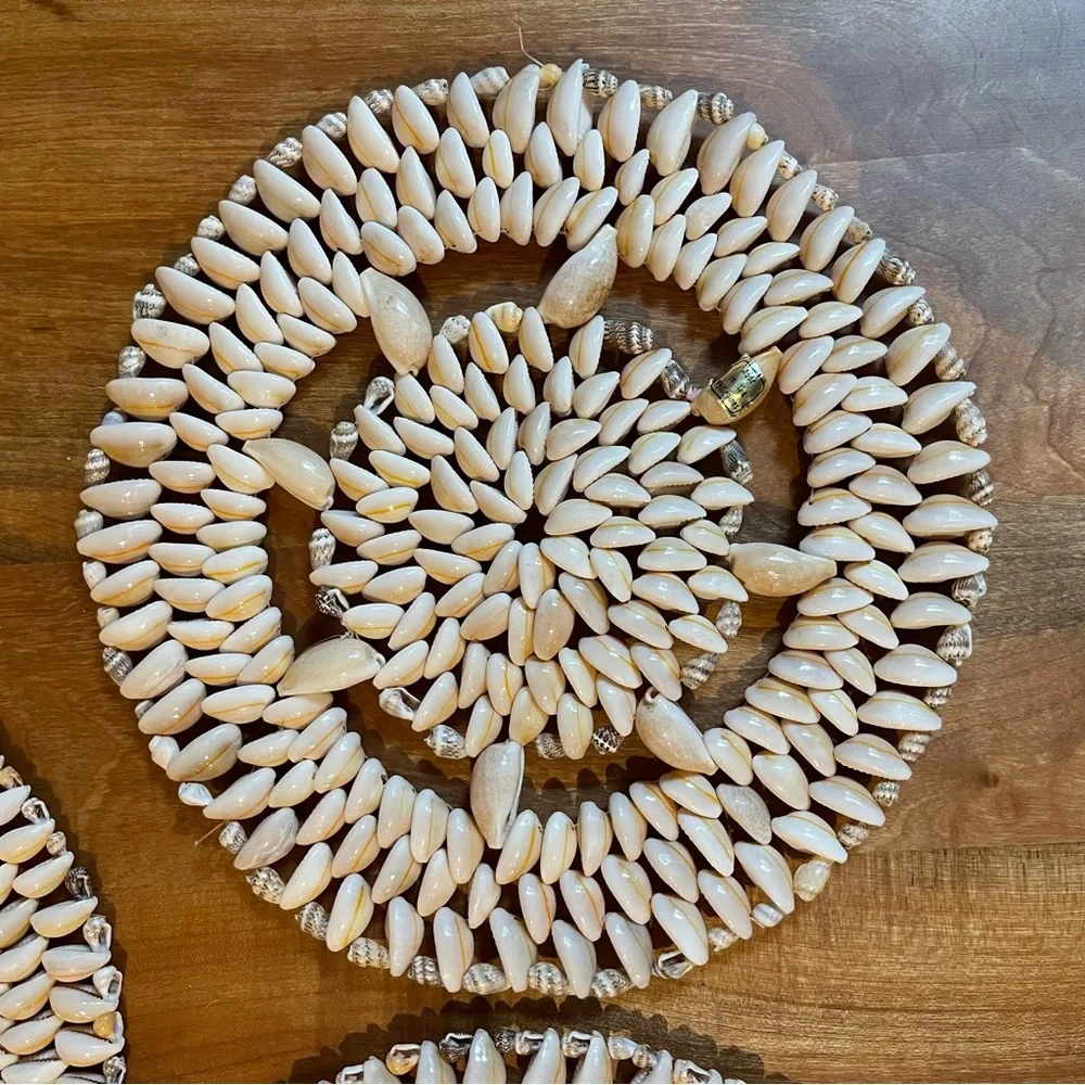 Three Vintage 9" Round Cowrie Shell Trivets Beach House Ocean Nautical - Picture 6 of 7